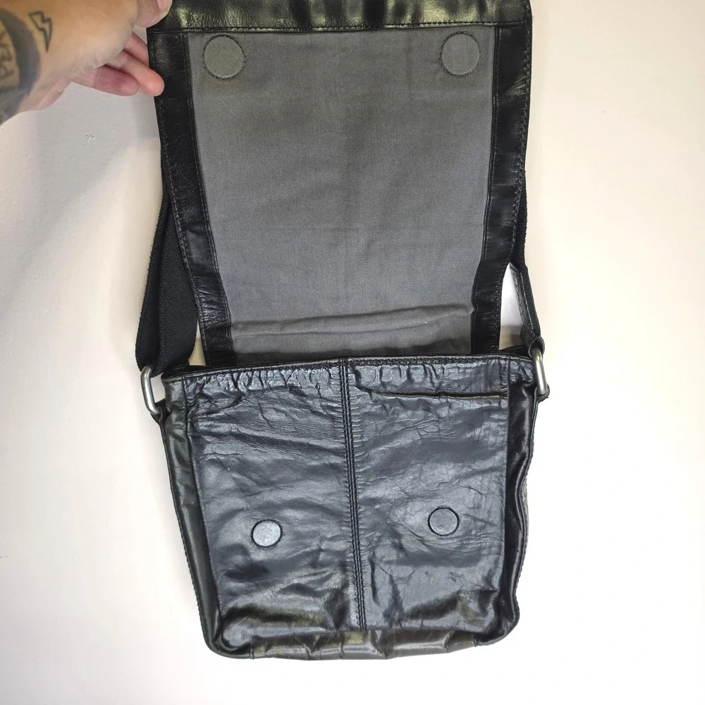 Fossil Indie Sleaze Leather Messenger Crossbody Bag Black Distressed Grunge SM